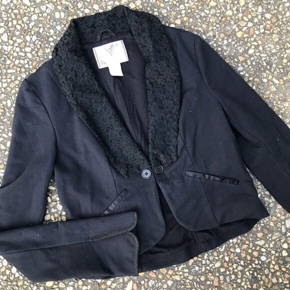 Free People black cotton knit stretch lace collar cropped tuxedo jacket size S - Picture 6 of 6